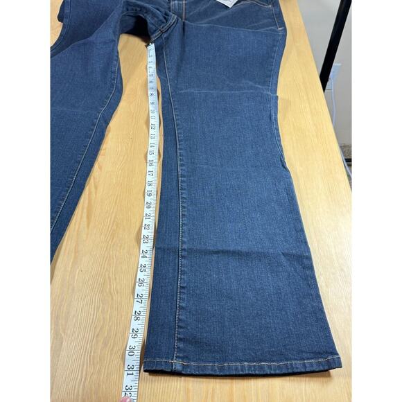 NWT Lane Bryant Straight Fit Bootcut Genius Fit Size 26 Average Medium Wash Plus - Picture 7 of 7